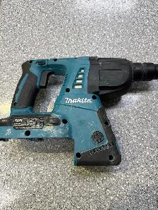 Makita Rotary Hammerdrill DHR263 36Volt Tool only - Photo 2