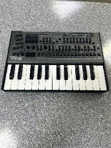 Roland JB-08 Boutique Synthizer With K-25M Keyboard - Photo 4