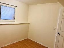 KELOWNA CLOSE to D/T College Hospital 2 Bd and 1 bth carport - Photo 4