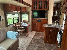 2012 Keystone by Avalanche Fifth Wheel - Photo 5