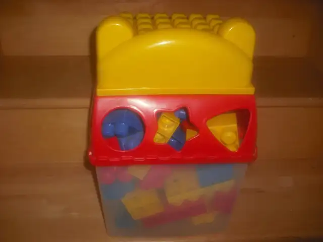 MEGA BLOKS fisher-price avec boîte de rangement.