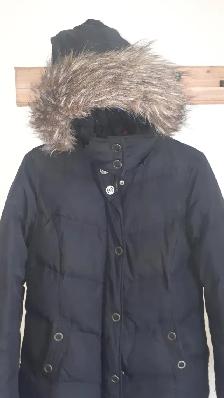Manteau d'hiver avec capuchon grandeur PETITE pour dame