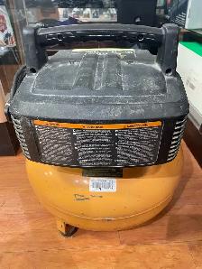 Bostich Pancake Air compressor 6 Gal 150psi - Photo 3