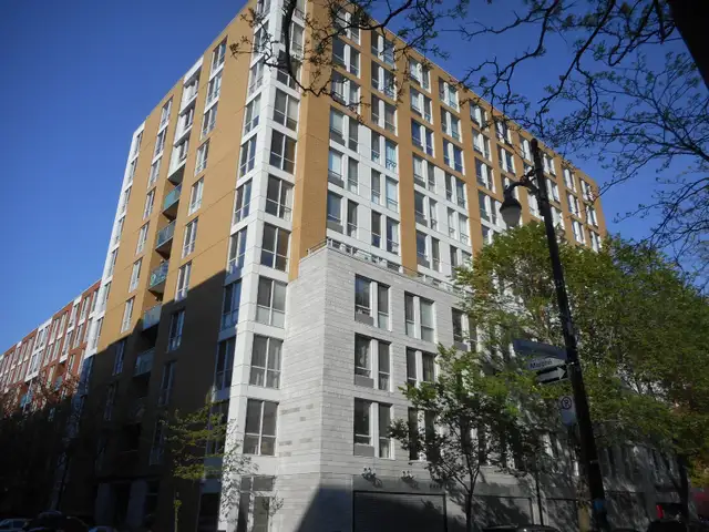 À louer – Condo entièrement meublé centre-ville Montreal