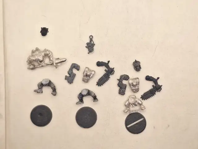 Warhammer 40k 3 OOP ork metal boyz in bits