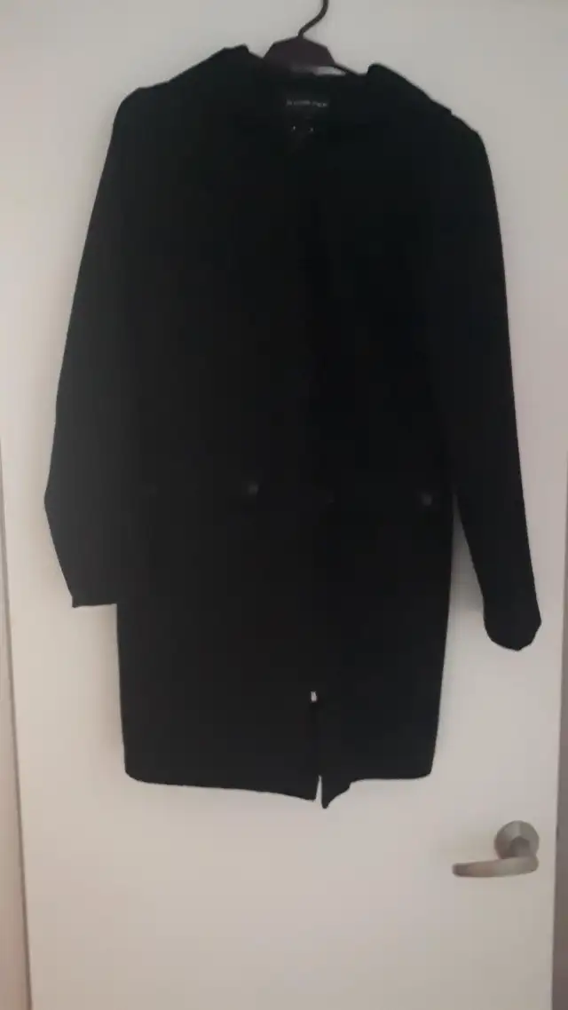 Manteau d'automne noir grandeur MEDIUM