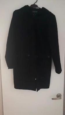Manteau d'automne noir grandeur MEDIUM