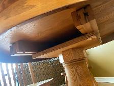 Solid wood  circle  table with four chairs - Photo 3