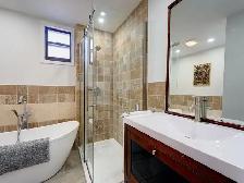 3 beds  1.5 ALL included - Point Saint Charles - Photo 5
