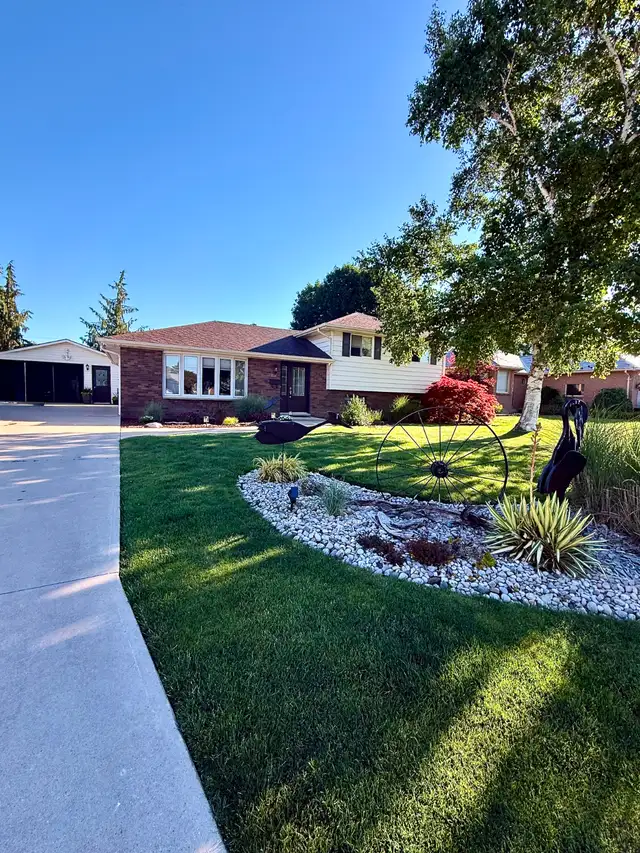 3 Beds 2 Baths House for Sale