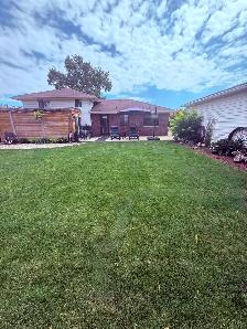3 Beds 2 Baths House for Sale - Photo 2