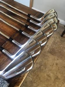Titleist T100s 4-PW Irons - Photo 2