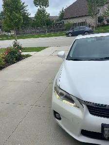 2011 Lexus CT 200 H - Photo 2