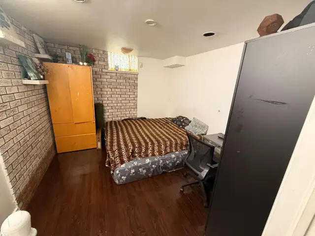 Basement private room available for rent from Sept 1