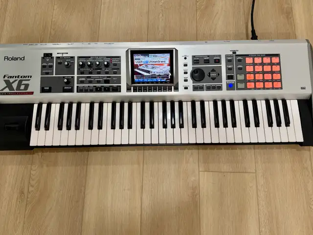 Roland Fantom X6 Synth