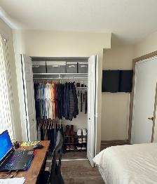 Bright & Fully Furnished Private Room in Yaletown | 388 Drake St - Photo 5