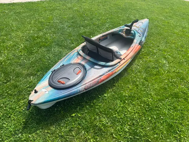 Pelican Argo 100XR kayak - excellent condition.
