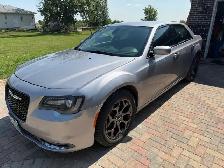 2017 Chrysler 300 S - Photo 6