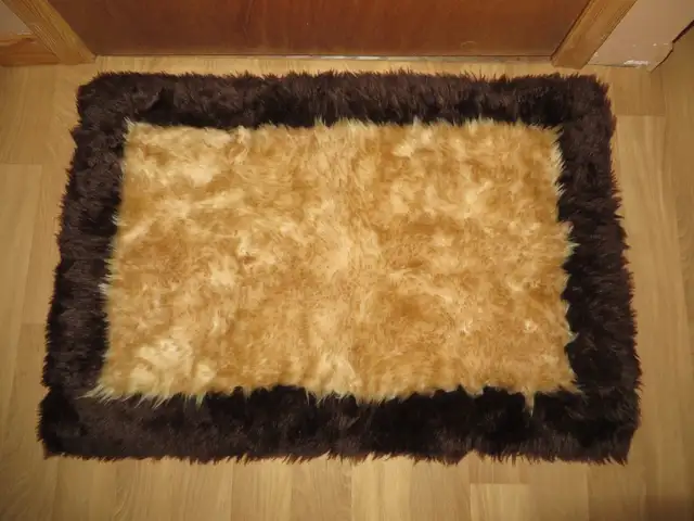 TAPIS EN PELUCHE LONGUE NEUF