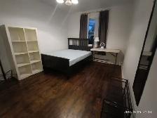 Big room for rent, Close metro Monk, All included,  female only