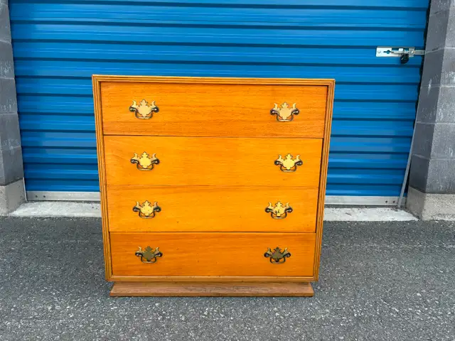 4 Drawer Dresser / Stand