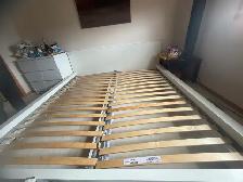 Wooden KING size white bed frame set with 2 slats - Photo 9