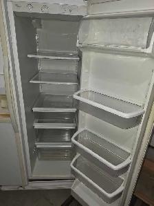 Whirlpool side-by-side Refrigerator For Sale - Photo 2