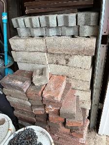 FREE LANDSCAPE EDGING BRICKS - Photo 2