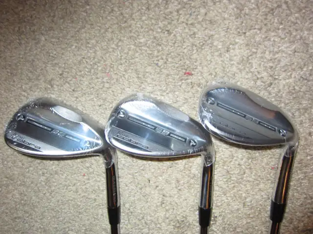 9.5/10 SHAPE RH KING COBRA SNAKEBITE 52/56/60 WEDGE SET