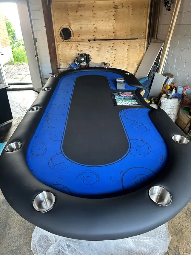 black jack/ poker table