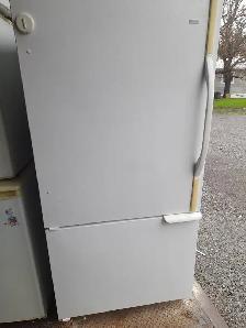 Fridges freezer on the bottom - Photo 3