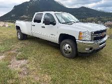 2014 Chevrolet Silverado  3500 diesel - Photo 2