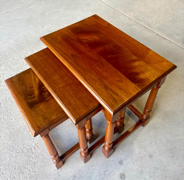 Vintage Set Of Three Walnut Wood Nesting Tables w Turned Legs