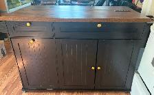 Movable kitchen island