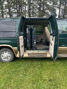 2007  Handicap van Ford E-series - Photo 2