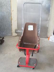CARROSSE ANCIEN TRES SOLIDE PEU UTILISE COMME NEUF 4 SAISONS - Photo 2