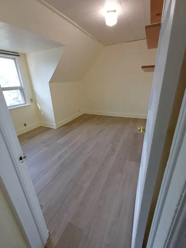 $1,450 utility For Rent: 1 bedroom, kitchen, washroom on 3rd Fl