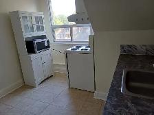 $1,450 utility For Rent: 1 bedroom, kitchen, washroom on 3rd Fl - Photo 4