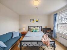 Winter Room Rental in Montague – Private Bathroom - Photo 5
