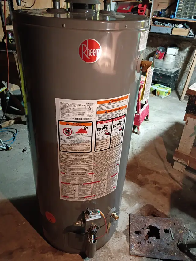 2 year old Rheem 150 litre gas Hot Water tank