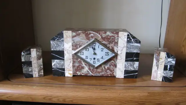 FABULOUS LOOKING 3 PIECE ART DECO FRENCH MARTI MARBLE CLOCK SET