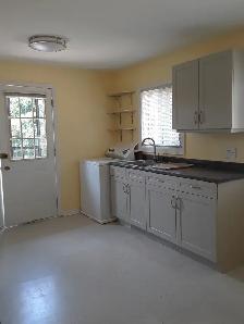 November 1 - Top of Duplex 2BD Office, NO Pets/NO Smoking - Photo 5