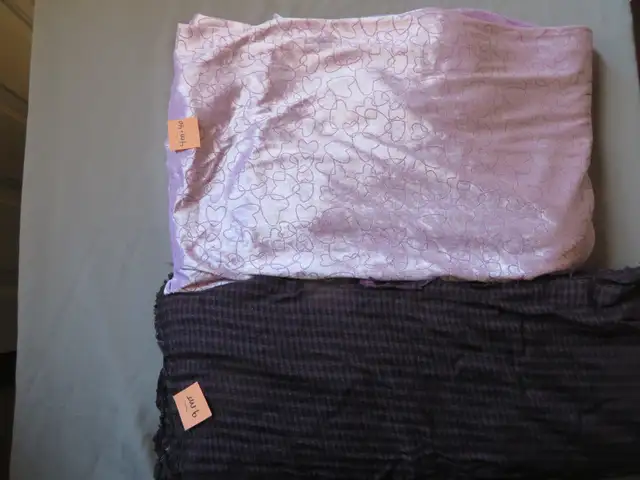 TISSU/MATERIEL LILAS ET MAUVE