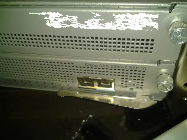 Cisco ASA 5585-X firewall  SSP-10 S 8 × 1GE copper   2 × SFP/SFP
