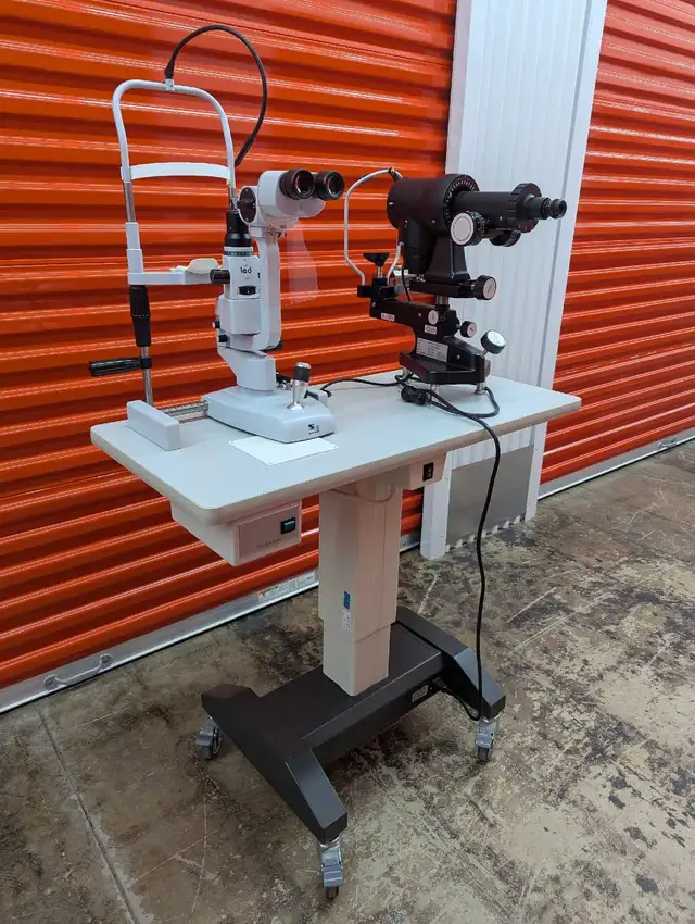 Slit lamp/ Keratometer