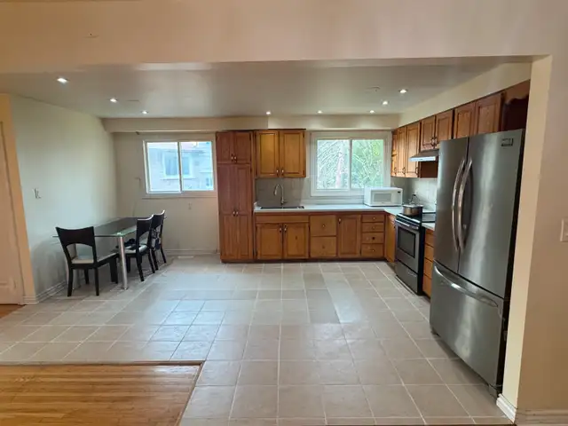 3 Bedrooms house near Square one & Cooksville Go in Mississauga