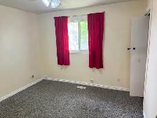 3 Bedrooms house near Square one & Cooksville Go in Mississauga - Photo 7