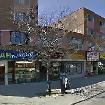 Nice private room, next to metro Snowdom available now.