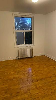 Nice private room, next to metro Snowdom available now. - Photo 4