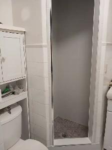 Glencairn subway - Bachelor Apt - Photo 3